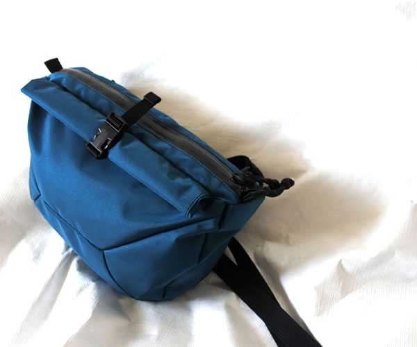 登山サコッシュ