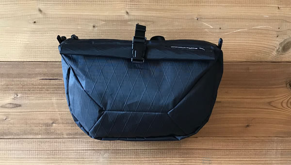 サコッシュブラック